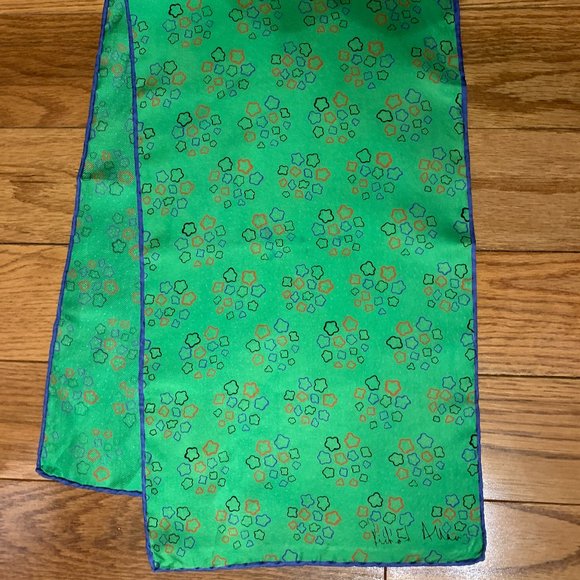 💗Richard Allan London Silk Scarf - Picture 2 of 3